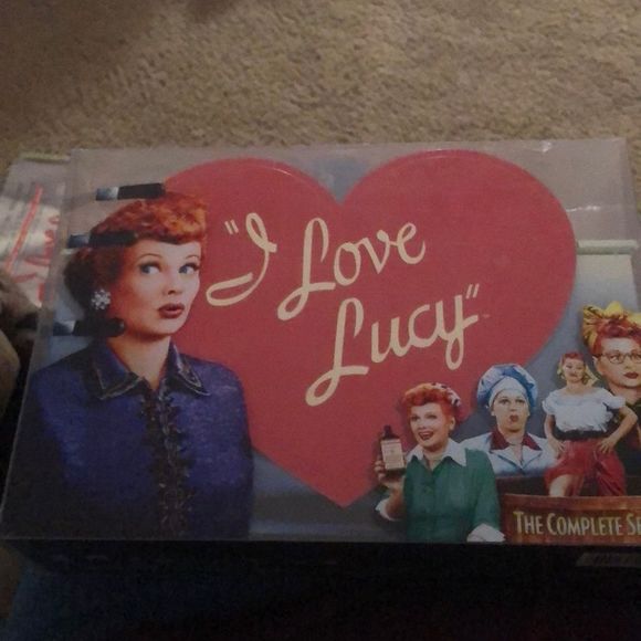 I Love Lucy complete set heart shaped box container all 9 seasons new! - Picture 1 of 4